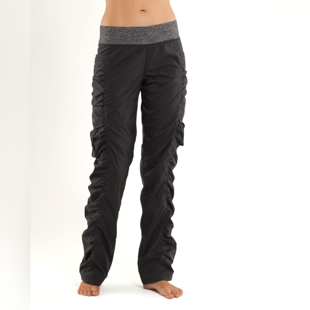 Lululemon Go For It Pants sz 6 Ruched Run Cargo Pockets Excellent Condition